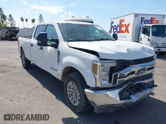 2018 Ford F-250 XL с VIN 1FT7W2AT8JEB20943, выставлен на аукционе IAAI как лот 43111623 с пробегом 215 058 миль миль и . История ставок и продаж доступна на DreamBid. Изображение 1.