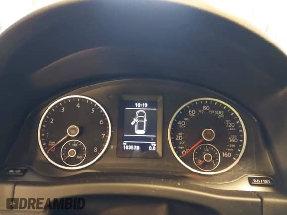 2017 Volkswagen Tiguan Sport с VIN WVGUV7AX7HK014285, выставлен на аукционе IAAI как лот 43098002 с пробегом 103 573 миль миль и . История ставок и продаж доступна на DreamBid. Изображение 7.