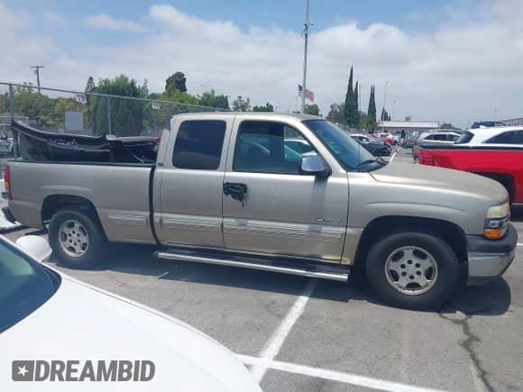 2000 Chevrolet Silverado 1500 LS with VIN 1GCEC19T6YZ184500, listed as a IAAI auction lot 42583589 with 205,057 mi miles and . Bid and sale history available at DreamBid. Image 12.