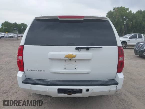 2013 Chevrolet Suburban LT z VIN 1GNSKJE72DR126867, wystawiony jako IAAI lot #43030718 z przebiegiem 204 419 mil mil oraz . Historia ofert i sprzedaży dostępna na DreamBid. Obrazek 16.