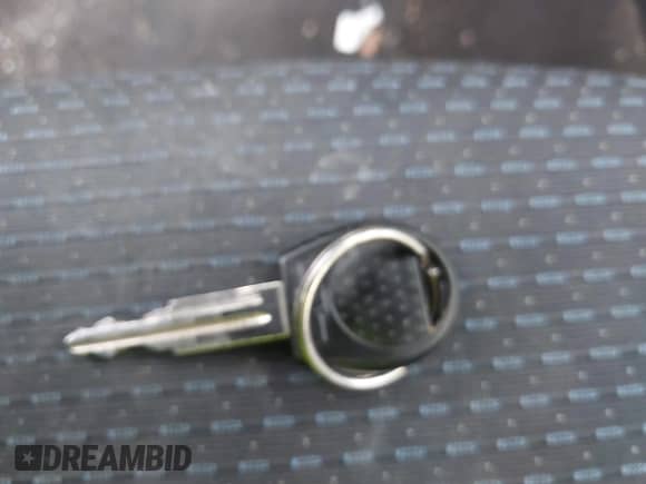 2008 Chevrolet Aveo LS z VIN KL1TD66658B110470, wystawiony jako IAAI lot #41802890 z przebiegiem 116 376 mil mil oraz . Historia ofert i sprzedaży dostępna na DreamBid. Obrazek 11.