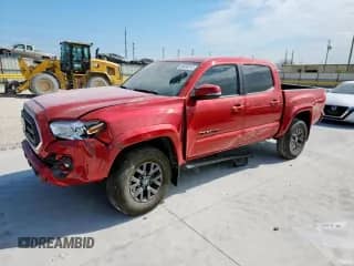 2023 Toyota Tacoma SR z VIN 3TYCZ5AN0PT168999, wystawiony jako Copart lot #68834815 z przebiegiem 30 435 mil mil oraz Szkoda całkowita • Salvage title. Historia ofert i sprzedaży dostępna na DreamBid. Obrazek 1.