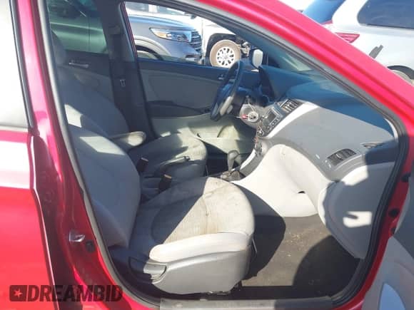 2017 Hyundai Accent Value Edition с VIN KMHCT4AE8HU176624, выставлен на аукционе IAAI как лот 43416118 с пробегом 127 319 миль миль и . История ставок и продаж доступна на DreamBid. Изображение 5.