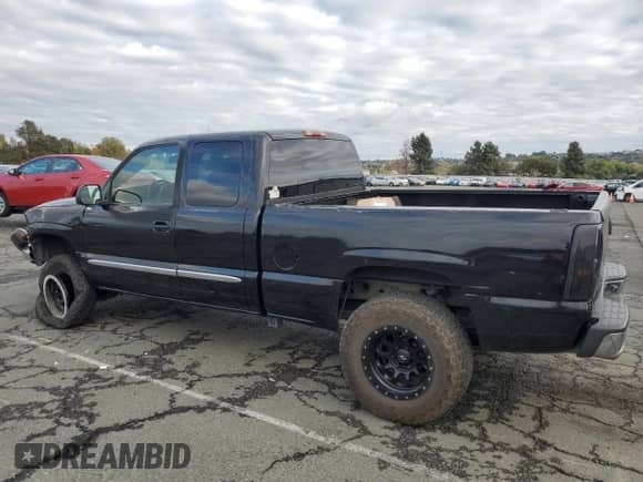 2003 GMC Sierra 1500 SLE with VIN 2GTEC19T431157815, listed as a Copart auction lot 86802235 with Not provided miles and Salvage title. Bid and sale history available at DreamBid. Image 2.