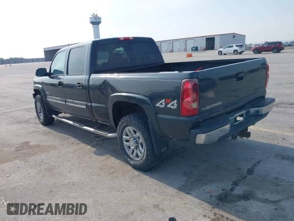 2003 Chevrolet Silverado 2500HD LS с VIN 1GCHK23U13F239839, выставлен на аукционе IAAI как лот 42401220 с пробегом Не указан миль и . История ставок и продаж доступна на DreamBid. Изображение 3.