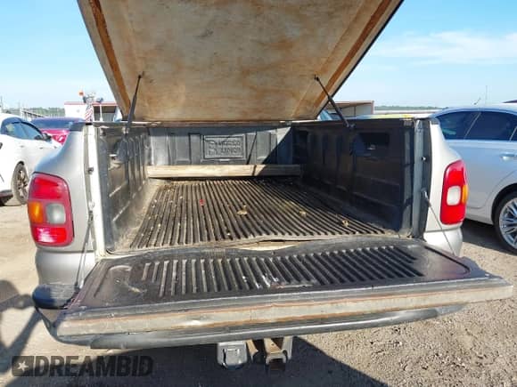 2002 Chevrolet Silverado 1500 LS с VIN 1GCEC19VX2Z164257, выставлен на аукционе IAAI как лот 42728963 с пробегом Не указан миль и . История ставок и продаж доступна на DreamBid. Изображение 17.