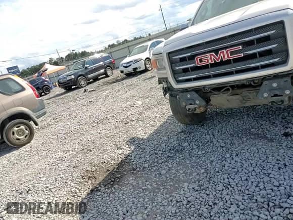 2014 GMC Sierra 1500 SLE z VIN 1GTV2UEC1EZ339329, wystawiony jako Copart lot #81817315 z przebiegiem 169 753 mil mil oraz Szkoda całkowita • Salvage title. Historia ofert i sprzedaży dostępna na DreamBid. Obrazek 13.