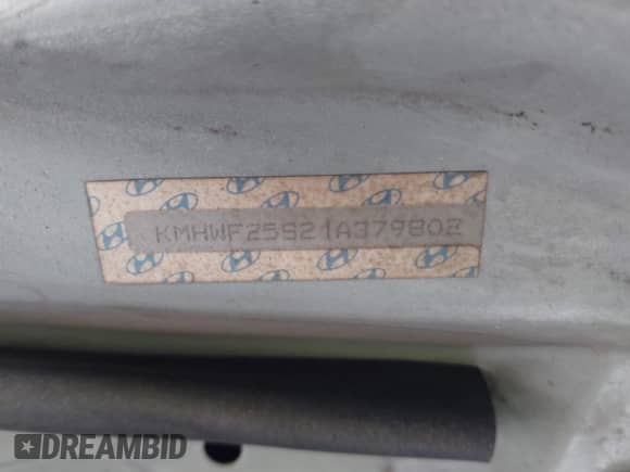 2001 Hyundai Sonata z VIN KMHWF25S21A379802, wystawiony jako IAAI lot #42365177 z przebiegiem 57 890 mil mil oraz . Historia ofert i sprzedaży dostępna na DreamBid. Obrazek 13.