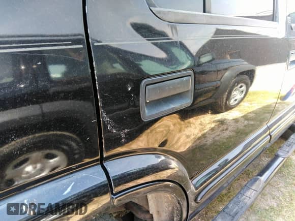 2003 Chevrolet Blazer LS с VIN 1GNCS13XX3K108308, выставлен на аукционе IAAI как лот 42286854 с пробегом 182 833 миль миль и . История ставок и продаж доступна на DreamBid. Изображение 13.