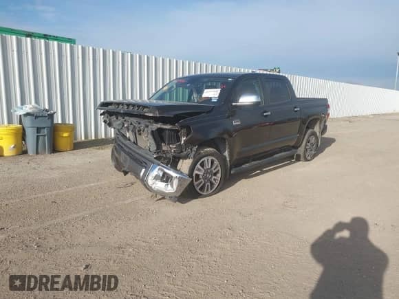 2020 Toyota Tundra Platinum с VIN 5TFGY5F16LX268034, выставлен на аукционе IAAI как лот 41204808 с пробегом 80 218 миль миль и . История ставок и продаж доступна на DreamBid. Изображение 18.