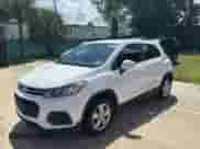 2020 Chevrolet Trax LS z VIN KL7CJKSB7LB052283, wystawiony jako Copart lot #71732825 z przebiegiem 70 819 mil mil oraz Czysty tytuł • Clean title. Historia ofert i sprzedaży dostępna na DreamBid. Obrazek 2.