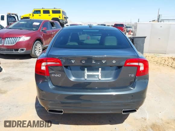 2016 Volvo S60 T5 Drive-E Premier z VIN YV126MFK4G2409957, wystawiony jako IAAI lot #41993257 z przebiegiem 102 420 mil mil oraz . Historia ofert i sprzedaży dostępna na DreamBid. Obrazek 16.