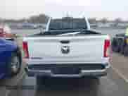 2020 Ram 1500 Big Horn z VIN 1C6RREBT0LN266926, wystawiony jako IAAI lot #41794173 z przebiegiem 126 043 mil mil oraz . Historia ofert i sprzedaży dostępna na DreamBid. Obrazek 17.