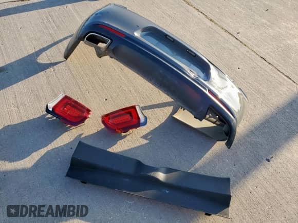 2018 Chrysler 300 S с VIN 2C3CCABTXJH274812, выставлен на аукционе Copart как лот 68945565 с пробегом 127 351 миль миль и Списание • Salvage title. История ставок и продаж доступна на DreamBid. Изображение 12.