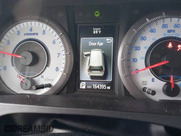 2017 Toyota Sienna SE with VIN 5TDXZ3DC8HS843396, listed as a IAAI auction lot 42298346 with 164,395 mi miles and . Bid and sale history available at DreamBid. Image 15.