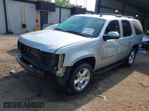 2010 Chevrolet Tahoe LTZ с VIN 1GNUKCE0XAR210860, выставлен на аукционе IAAI как лот 42580123 с пробегом 186 125 миль миль и . История ставок и продаж доступна на DreamBid. Изображение 18.