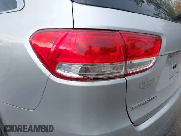 2016 Kia Sorento L with VIN 5XYPG4A31GG041137, listed as a IAAI auction lot 43442599 with 77,913 mi miles and . Bid and sale history available at DreamBid. Image 6.