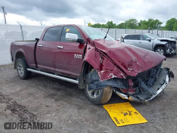 2016 Ram 1500 Laramie z VIN 1C6RR7VT1GS402706, wystawiony jako IAAI lot #42278633 z przebiegiem 165 027 mil mil oraz . Historia ofert i sprzedaży dostępna na DreamBid. Obrazek 1.