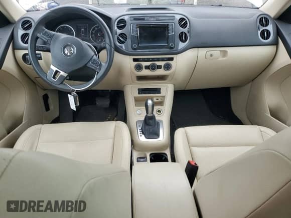 2017 Volkswagen Tiguan Wolfsburg Edition с VIN WVGRV7AX0HK003389, выставлен на аукционе Copart как лот 59709615 с пробегом 88 491 миль миль и Списание • Salvage title. История ставок и продаж доступна на DreamBid. Изображение 8.