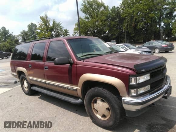 1999 Chevrolet Suburban с VIN 1GNFK16R2XJ542907, выставлен на аукционе IAAI как лот 42820274 с пробегом 180 049 миль миль и . История ставок и продаж доступна на DreamBid. Изображение 13.
