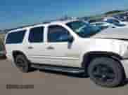 2008 Chevrolet Suburban LTZ с VIN 1GNFK16348R213561, выставлен на аукционе IAAI как лот 42636201 с пробегом 201 675 миль миль и . История ставок и продаж доступна на DreamBid. Изображение 13.