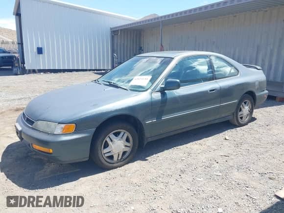 1996 Honda Accord EX with VIN 1HGCD7261TA028448, listed as a IAAI auction lot 42824144 with 259,080 mi miles and . Bid and sale history available at DreamBid. Image 2.