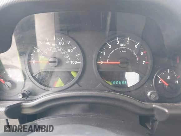 2008 Jeep Wrangler X z VIN 1J4FA24108L632149, wystawiony jako IAAI lot #43272246 z przebiegiem 122 596 mil mil oraz . Historia ofert i sprzedaży dostępna na DreamBid. Obrazek 7.