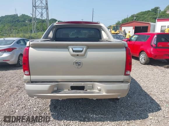 2007 Cadillac Escalade EXT with VIN 3GYFK62817G262085, listed as a IAAI auction lot 42338230 with Not provided miles and . Bid and sale history available at DreamBid. Image 16.