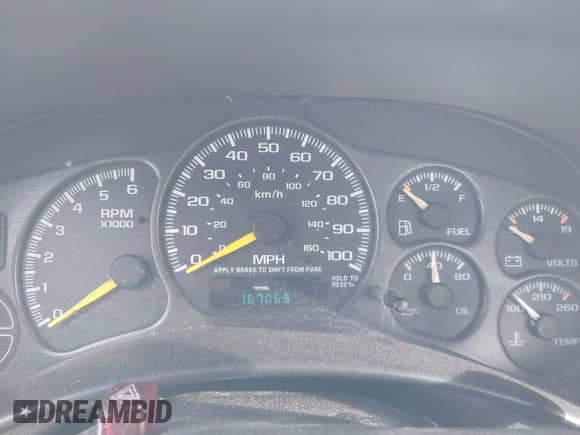 2000 Chevrolet Silverado 1500 z VIN 1GCEC14W6YZ361158, wystawiony jako IAAI lot #41682163 z przebiegiem 167 069 mil mil oraz . Historia ofert i sprzedaży dostępna na DreamBid. Obrazek 7.