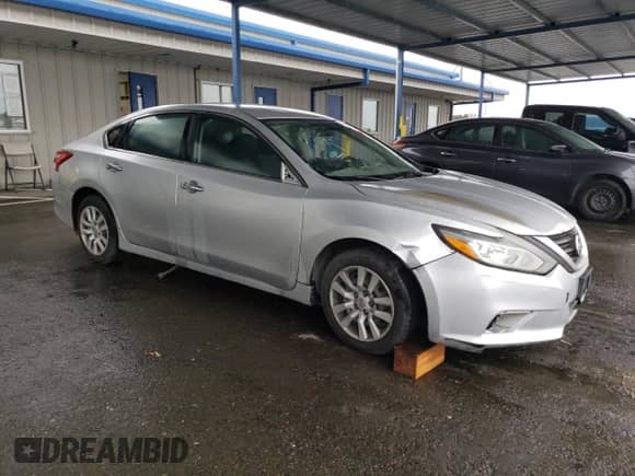2016 Nissan Altima S z VIN 1N4AL3AP0GC232363, wystawiony jako Copart lot #86449865 z przebiegiem 139 161 mil mil oraz Czysty tytuł • Clean title. Historia ofert i sprzedaży dostępna na DreamBid. Obrazek 4.