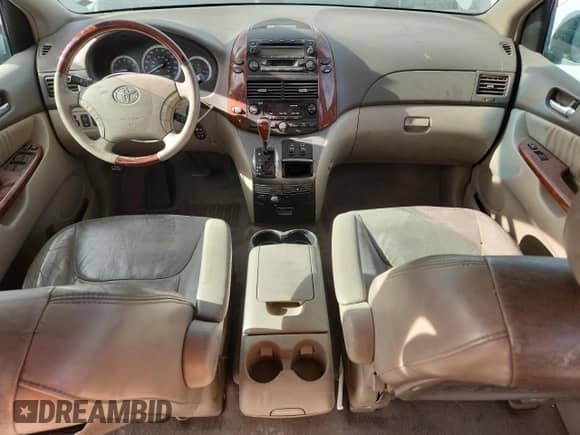 2004 Toyota Sienna XLE z VIN 5TDBA22CX4S001118, wystawiony jako Copart lot #65920175 z przebiegiem 251 232 mil mil oraz Szkoda całkowita • Salvage title. Historia ofert i sprzedaży dostępna na DreamBid. Obrazek 8.