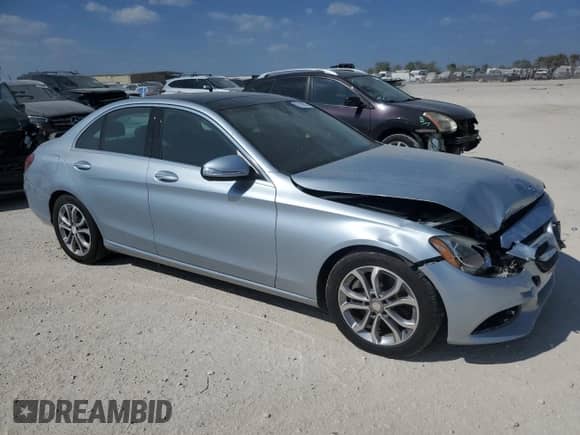 2015 Mercedes-Benz C 300 z VIN 55SWF4JB6FU070479, wystawiony jako Copart lot #87196955 z przebiegiem 98 702 mil mil oraz Szkoda całkowita • Salvage title. Historia ofert i sprzedaży dostępna na DreamBid. Obrazek 4.