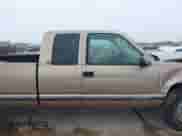 1996 Chevrolet Silverado 2500 с VIN 1GCGC29R9TE265378, выставлен на аукционе IAAI как лот 41081778 с пробегом 345 615 миль миль и . История ставок и продаж доступна на DreamBid. Изображение 13.