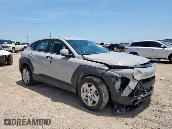 2024 Hyundai Kona SE с VIN KM8HA3AB6RU040862, выставлен на аукционе Copart как лот 58182515 с пробегом 6 498 миль миль и Списание • Salvage title. История ставок и продаж доступна на DreamBid. Изображение 4.