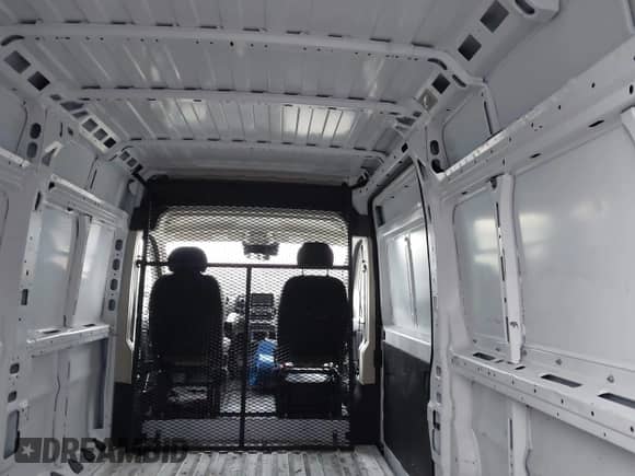 2022 Ram ProMaster Cargo z VIN 3C6LRVDG7NE103526, wystawiony jako IAAI lot #41456539 z przebiegiem 79 596 mil mil oraz . Historia ofert i sprzedaży dostępna na DreamBid. Obrazek 18.