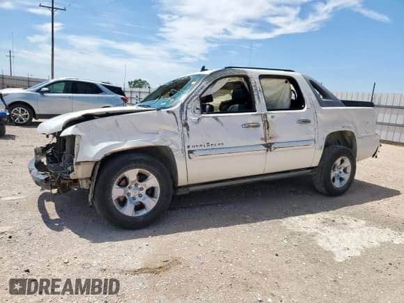 2008 Chevrolet Avalanche LTZ с VIN 3GNFK12308G276145, выставлен на аукционе Copart как лот 69482405 с пробегом Не указан миль и Списание • Salvage title. История ставок и продаж доступна на DreamBid. Изображение 1.