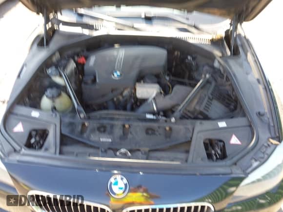 2013 BMW 5 Series 528i xDrive z VIN WBAXH5C50DD114488, wystawiony jako IAAI lot #42934634 z przebiegiem 103 848 mil mil oraz . Historia ofert i sprzedaży dostępna na DreamBid. Obrazek 10.