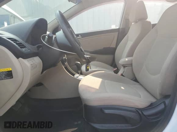 2017 Hyundai Accent Value Edition z VIN KMHCT4AE9HU345825, wystawiony jako Copart lot #71556195 z przebiegiem 48 176 mil mil oraz Szkoda całkowita • Salvage title. Historia ofert i sprzedaży dostępna na DreamBid. Obrazek 7.