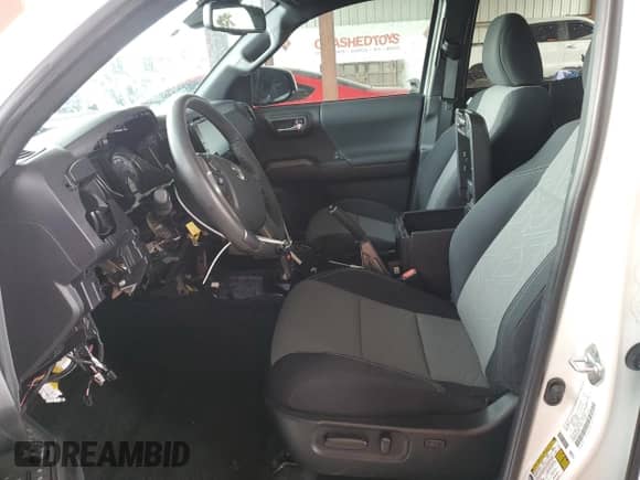 2022 Toyota Tacoma SR5 с VIN 3TMBZ5DN5NM036546, выставлен на аукционе Copart как лот 70096855 с пробегом 25 000 миль миль и Списание • Salvage title. История ставок и продаж доступна на DreamBid. Изображение 7.