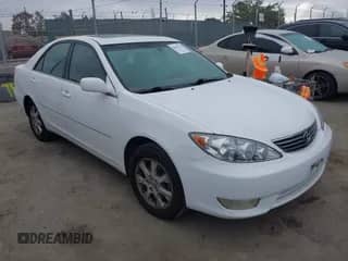 2005 Toyota Camry LE с VIN 4T1BF32K35U608730, выставлен на аукционе IAAI как лот 42843202 с пробегом 155 011 миль миль и . История ставок и продаж доступна на DreamBid. Изображение 1.