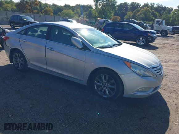 2011 Hyundai Sonata Limited с VIN 5NPEC4AC6BH249227, выставлен на аукционе IAAI как лот 43310946 с пробегом 189 692 миль миль и . История ставок и продаж доступна на DreamBid. Изображение 1.