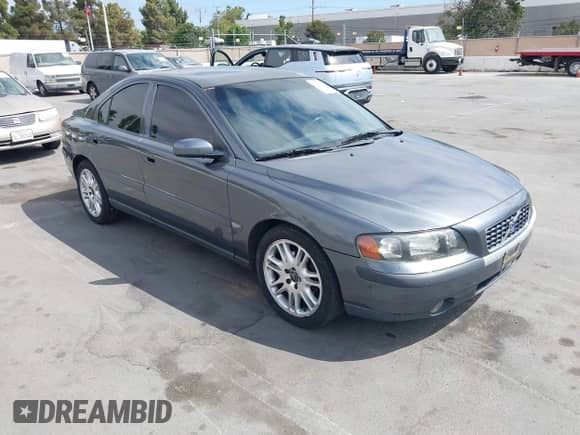 2004 Volvo S60 с VIN YV1RS59V942317275, выставлен на аукционе IAAI как лот 42706842 с пробегом 191 688 миль миль и . История ставок и продаж доступна на DreamBid. Изображение 1.