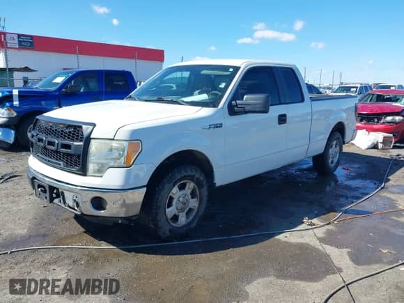 2011 Ford F-150 XL z VIN 1FTFX1CF8BKD36093, wystawiony jako IAAI lot #41701650 z przebiegiem 239 470 mil mil oraz . Historia ofert i sprzedaży dostępna na DreamBid. Obrazek 2.