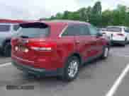 2017 Kia Sorento LX z VIN 5XYPG4A33HG205571, wystawiony jako IAAI lot #42701302 z przebiegiem 120 772 mil mil oraz . Historia ofert i sprzedaży dostępna na DreamBid. Obrazek 4.