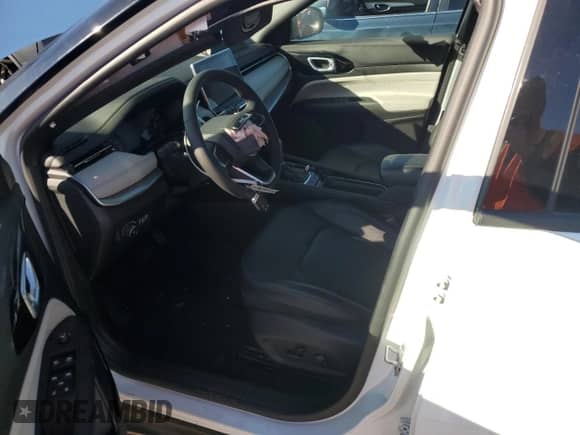 2025 Jeep Compass Limited z VIN 3C4NJDCN6ST509596, wystawiony jako Copart lot #89477705 z przebiegiem Nie podano mil oraz Czysty tytuł • Clean title. Historia ofert i sprzedaży dostępna na DreamBid. Obrazek 7.