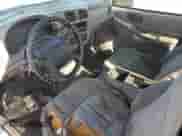 2000 Chevrolet S-10 LS z VIN 1GCCS1956YK294144, wystawiony jako Copart lot #64864955 z przebiegiem 61 480 mil mil oraz Czysty tytuł • Clean title. Historia ofert i sprzedaży dostępna na DreamBid. Obrazek 9.