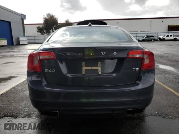 2015 Volvo S60 with VIN YV126MFD6F2306698, listed as a Copart auction lot 44184805 with 112,433 mi miles and Salvage title. Bid and sale history available at DreamBid. Image 6.