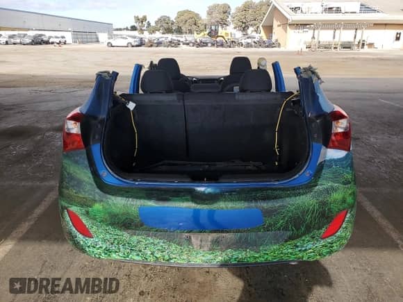 2017 Hyundai Elantra с VIN KMHD35LH7HU383104, выставлен на аукционе Copart как лот 71748175 с пробегом 107 494 миль миль и Списание • Salvage title. История ставок и продаж доступна на DreamBid. Изображение 6.