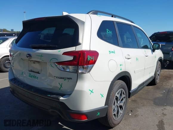 2020 Subaru Forester Premium z VIN JF2SKAJC2LH586046, wystawiony jako IAAI lot #43405135 z przebiegiem 35 834 mil mil oraz . Historia ofert i sprzedaży dostępna na DreamBid. Obrazek 4.