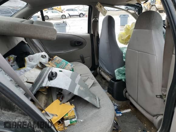 1998 Saturn SL z VIN 1G8ZG5288WZ306574, wystawiony jako Copart lot #86627384 z przebiegiem Nie podano mil oraz Nie do naprawy • Non repairable. Historia ofert i sprzedaży dostępna na DreamBid. Obrazek 10.